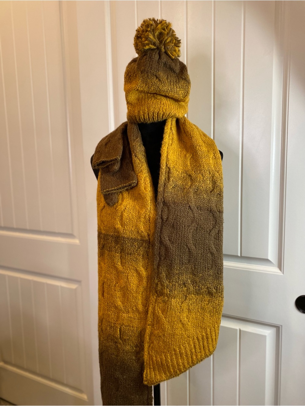 New!  Knitted 3Piece Winter Warm Scarf, glove, and Beanie Set